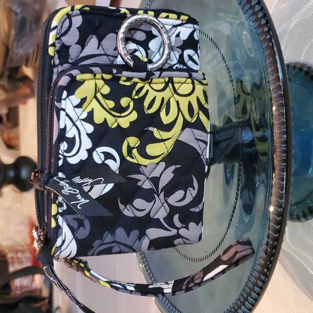 VERA BRADLEY BAROQUE PATTERN WRISTLET NWOT